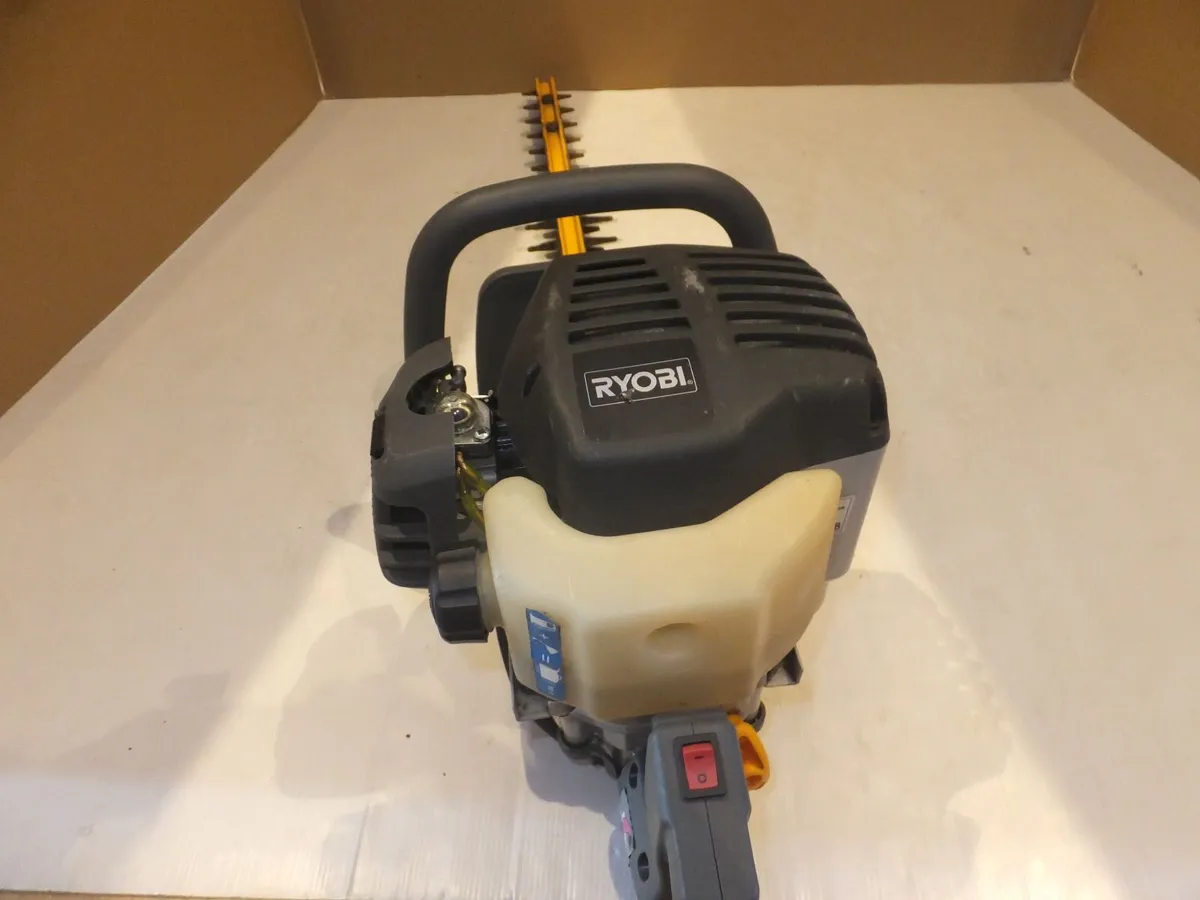 petrol hedge strimmer - Image 4