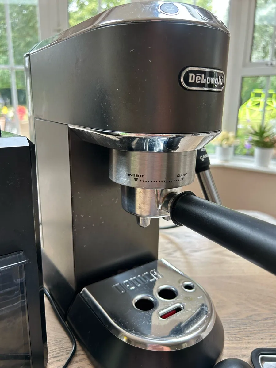 DeLonghi Coffee Machine and Grinder - Image 2