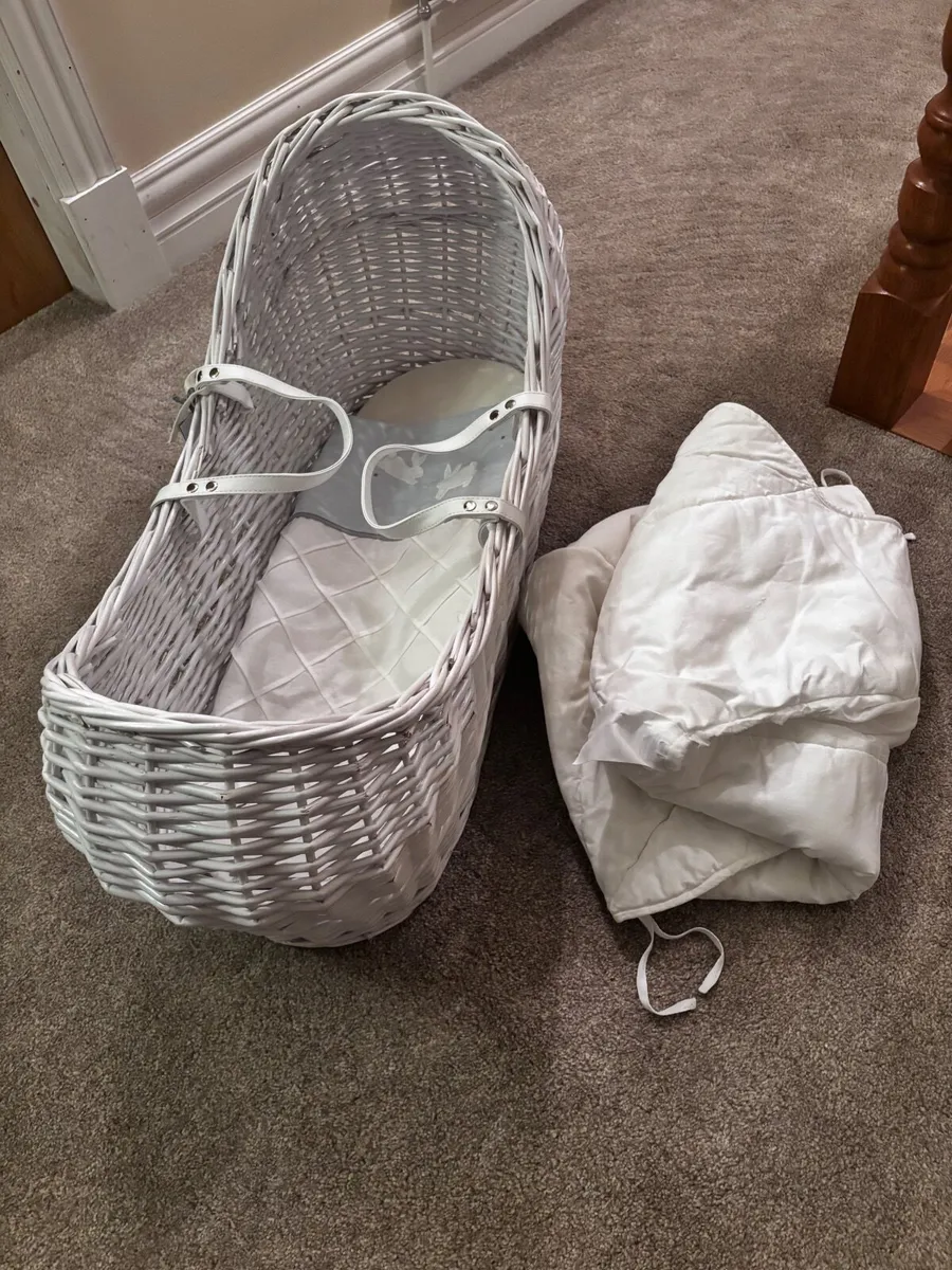 Mamas & Papas Wicker Pod Moses Basket - Image 1