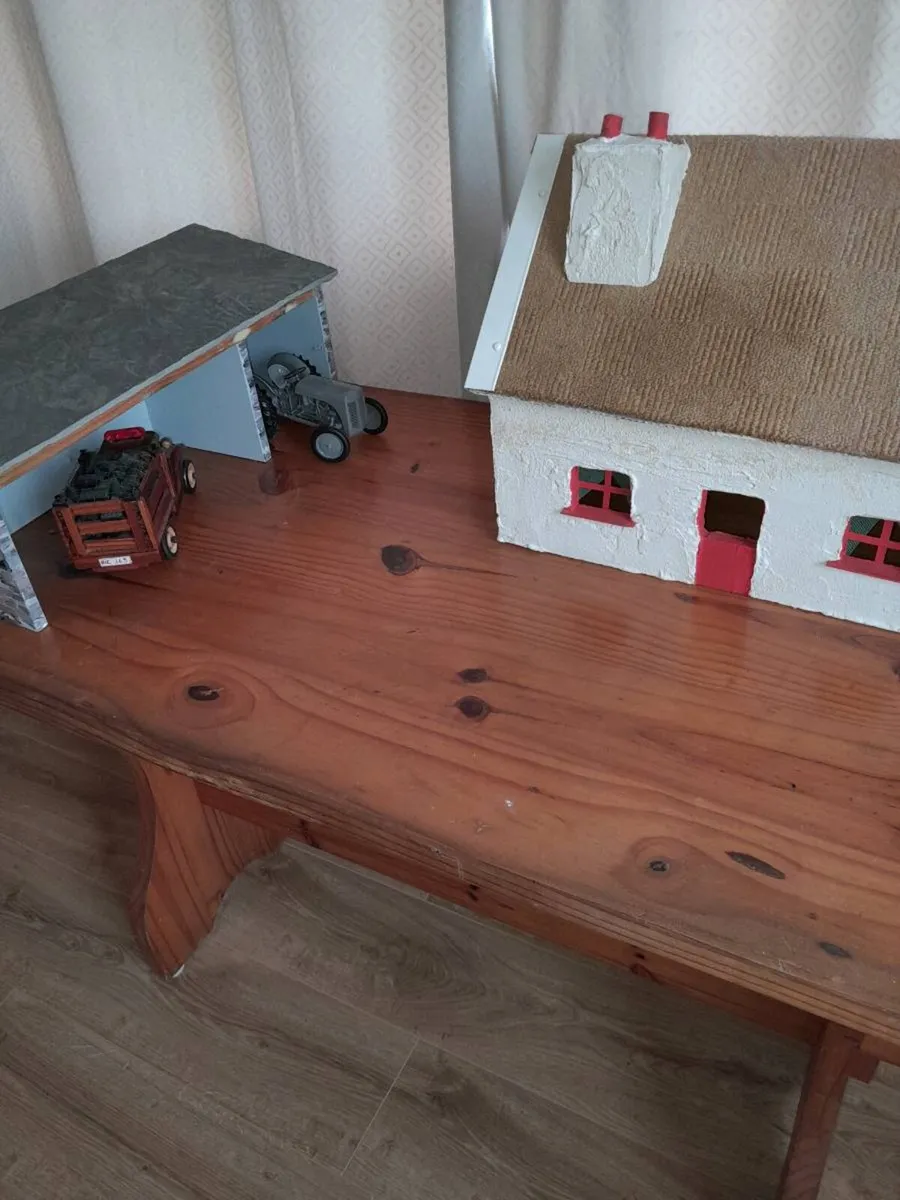Farmyard Diorama - Image 1