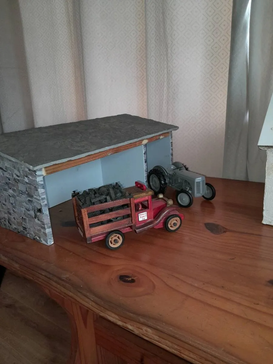 Farmyard Diorama - Image 2