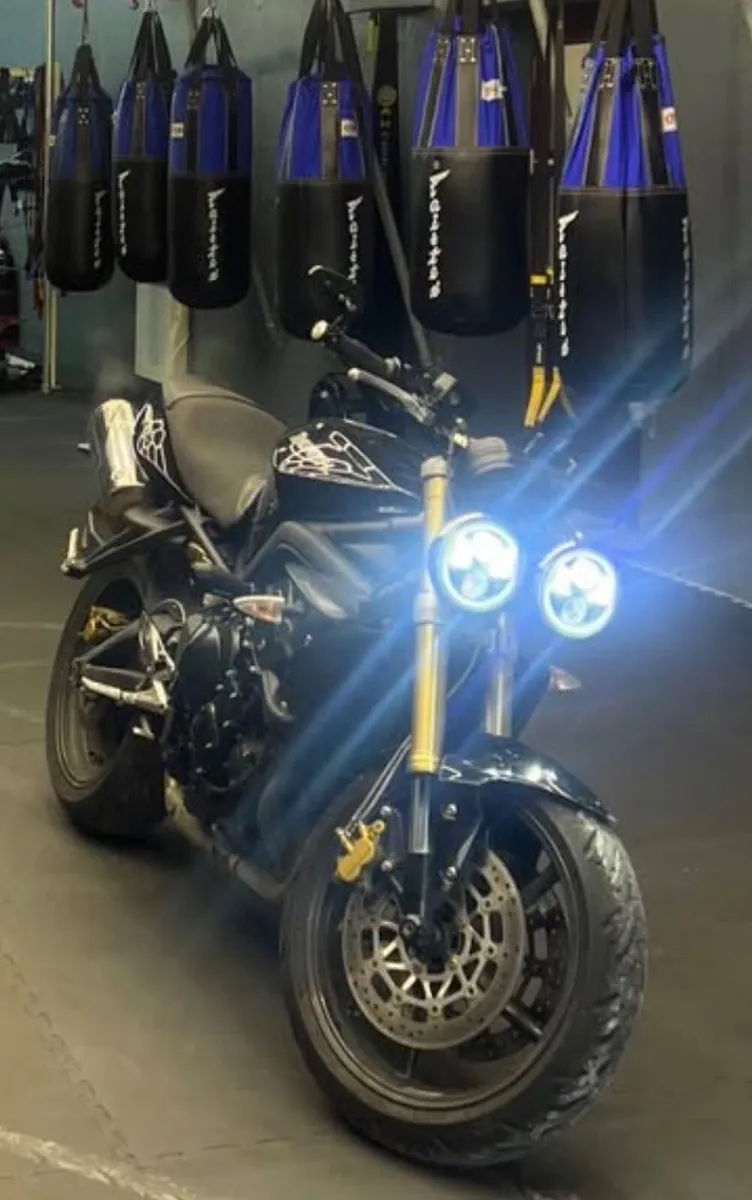 Triumph Street triple  2009 - Image 3