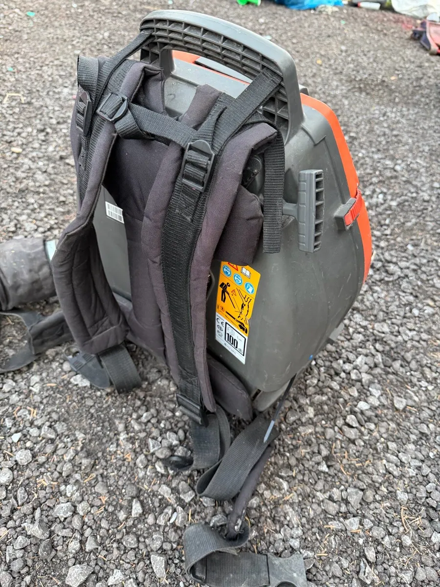 Husqvarna leaf blower - Image 2