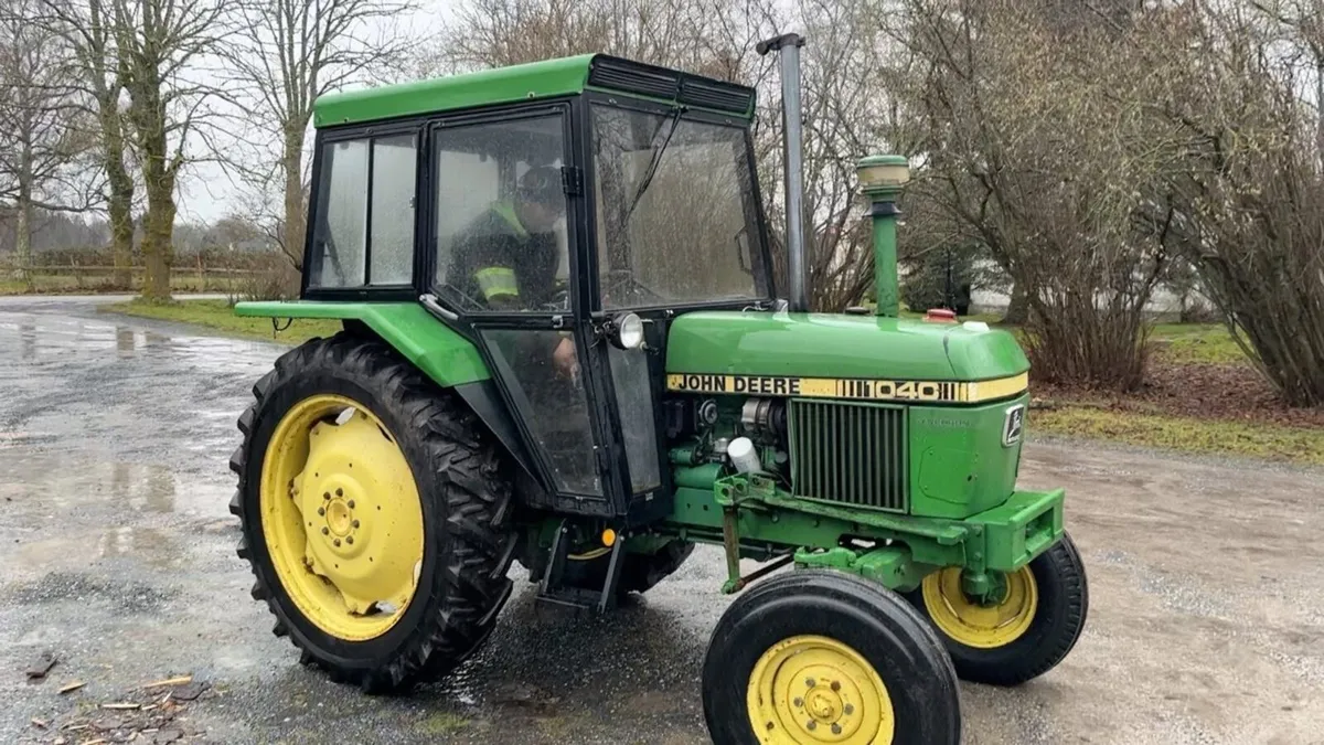 John Deere 1040.  Toyota Hilux 1989 - Image 2