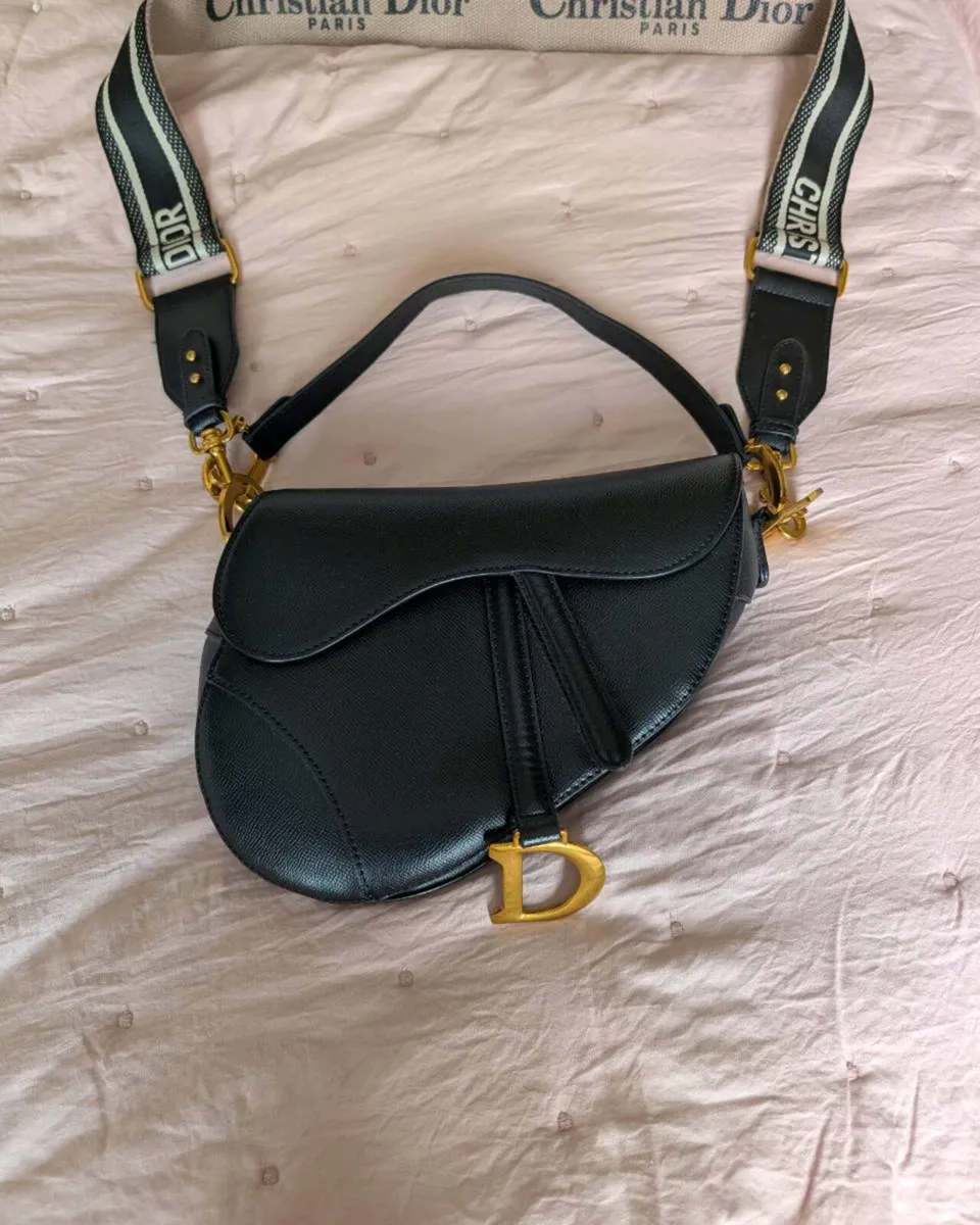 Black bag - Image 1