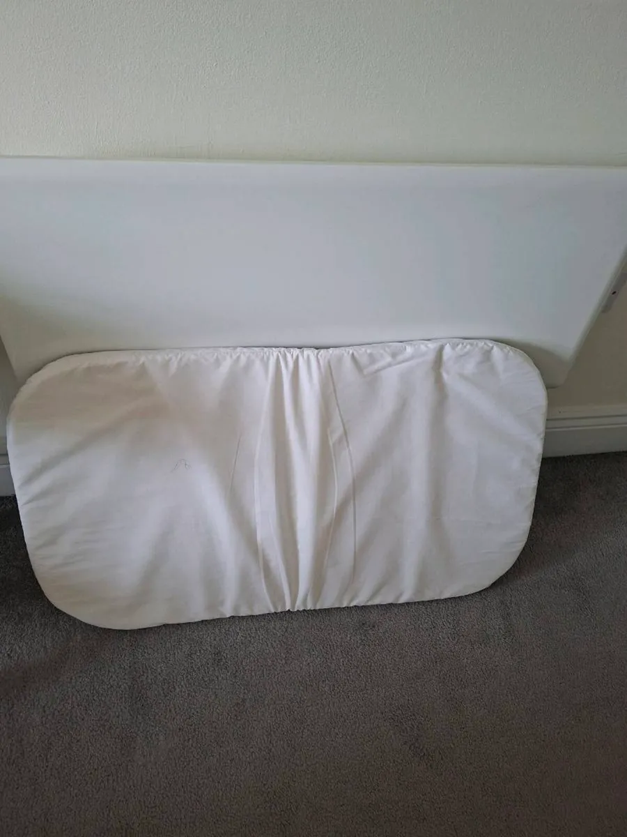 Next to me crib/travel cot - Image 2
