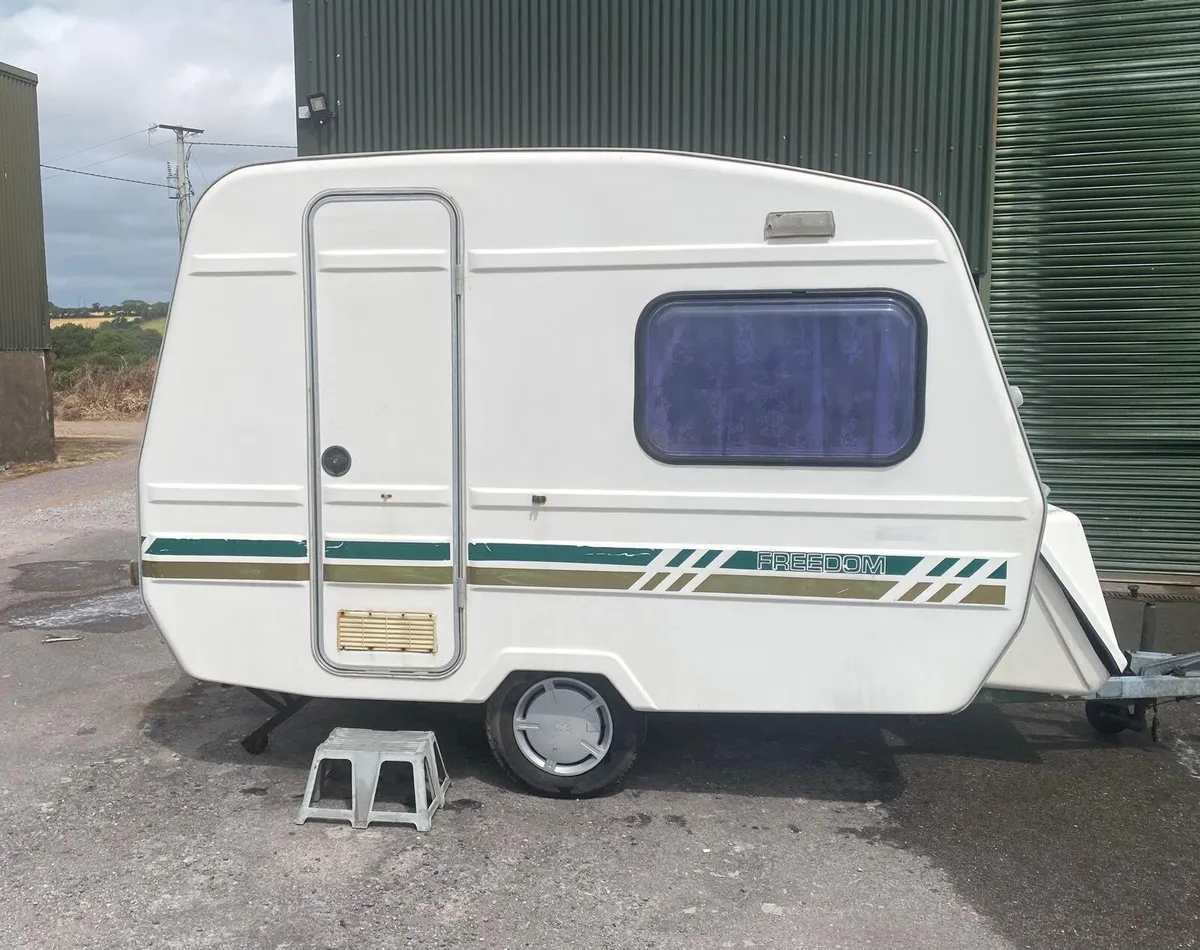 3 BERTH FREEDOM SUN SEEKER ONLY 750kG - Image 1