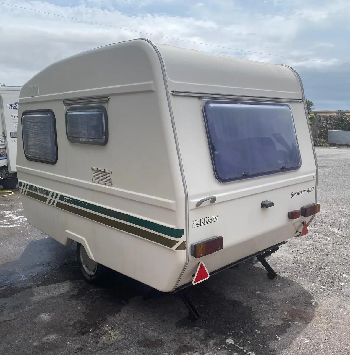 3 BERTH FREEDOM SUN SEEKER ONLY 750kG - Image 4