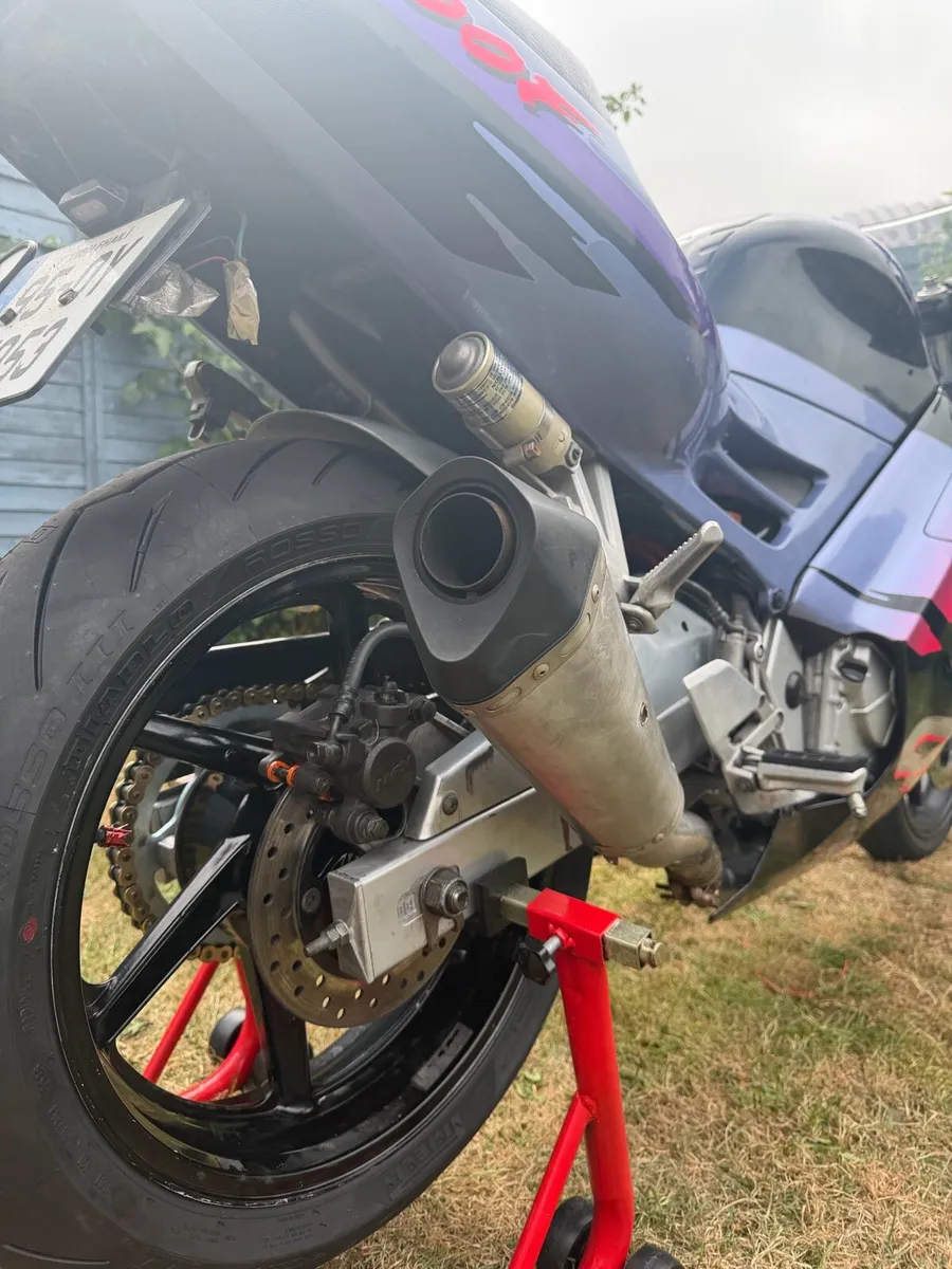 Honda CBR 600F2 1995 - Image 4