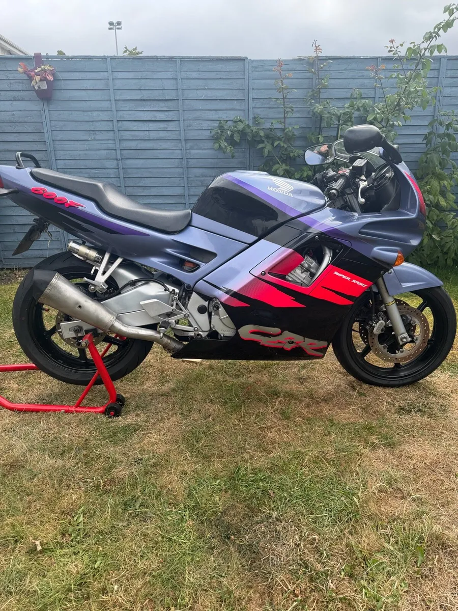 Honda CBR 600F2 1995 - Image 1