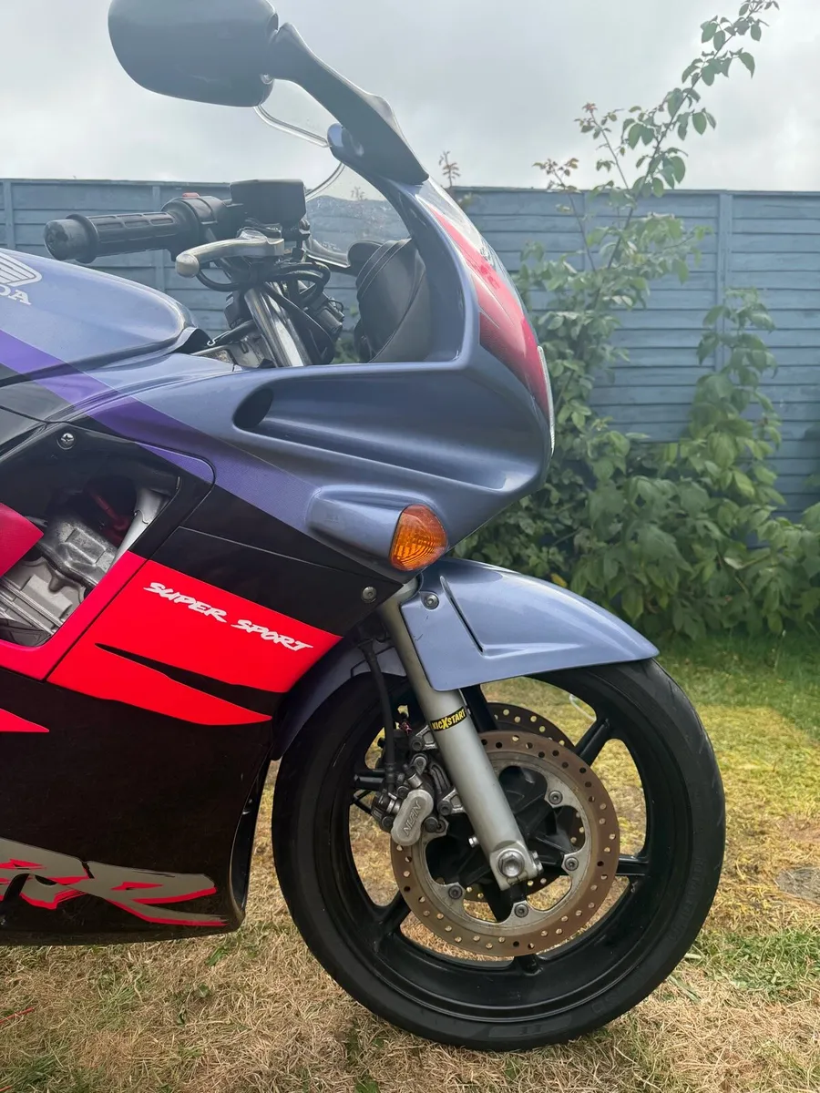 Honda CBR 600F2 1995 - Image 2