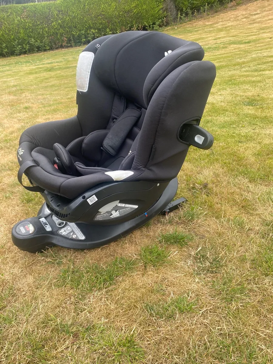 Joie i Spin 360 car seat - Image 1