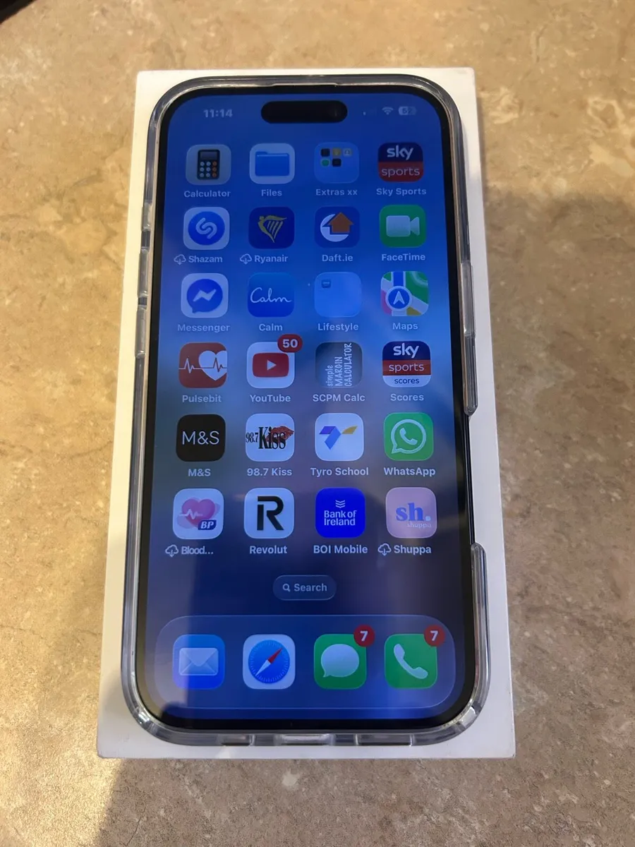 iPhone 16 - Image 1