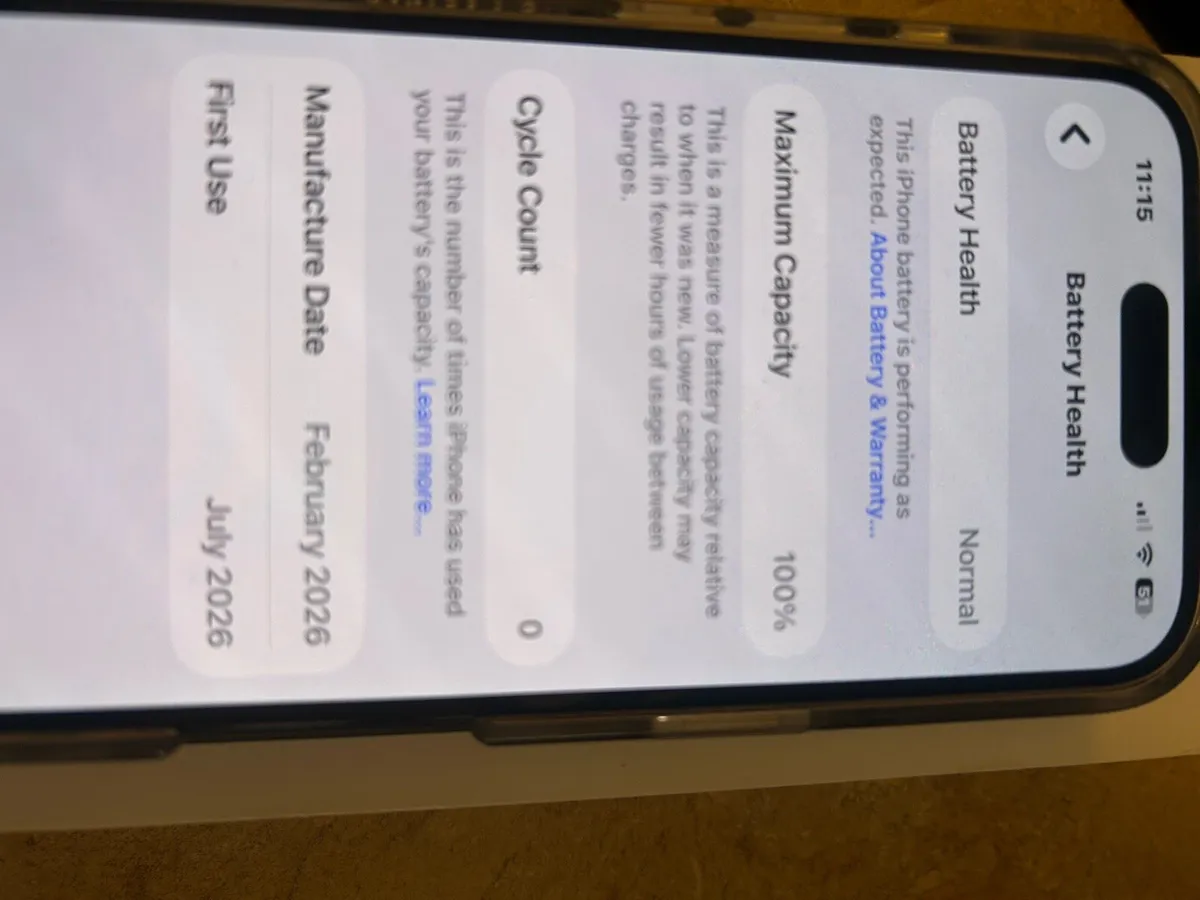 iPhone 16 - Image 4