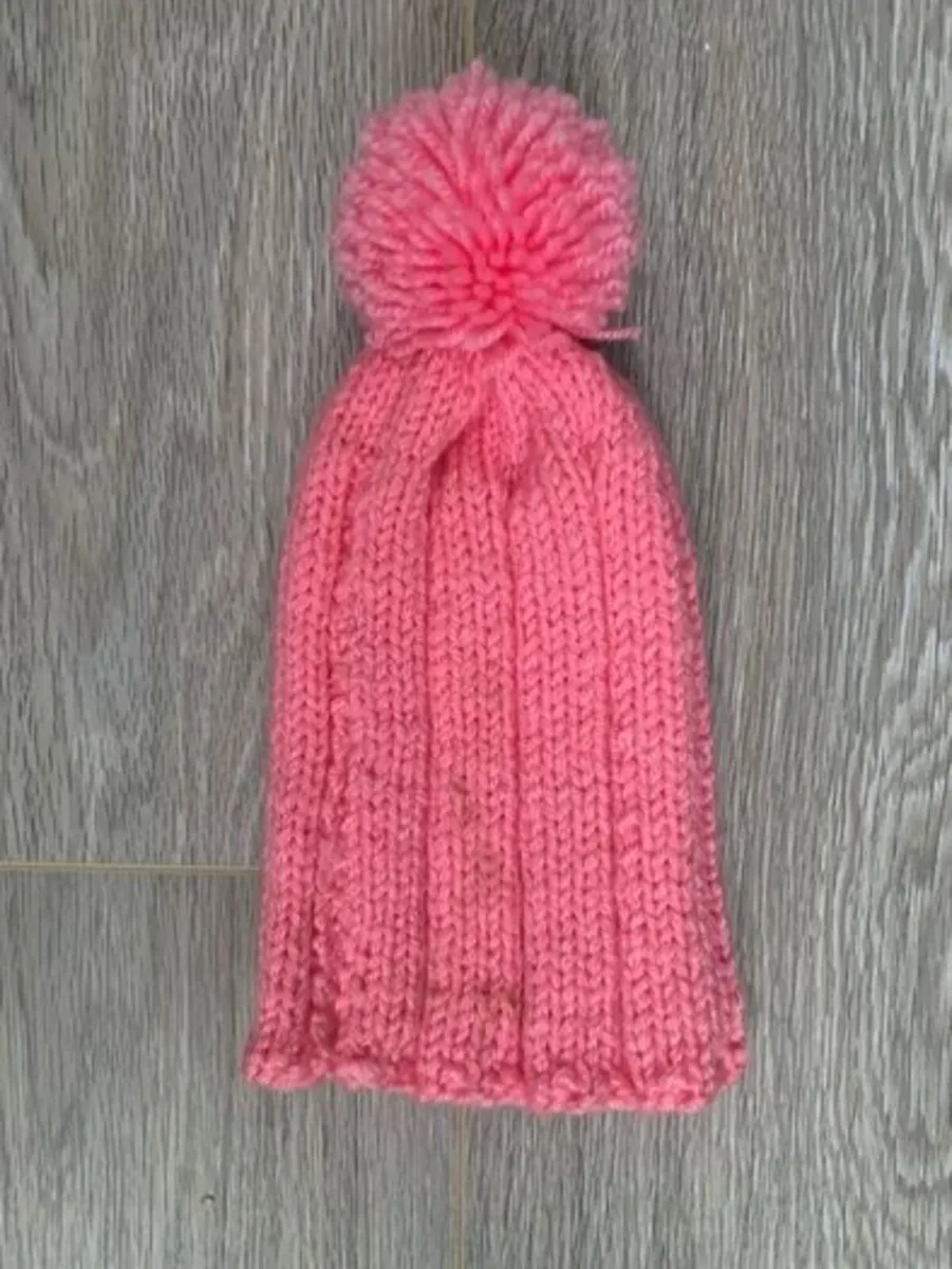 Girls Hat - suit 2-4yrs  €4 each or 2 for €6 - Image 2