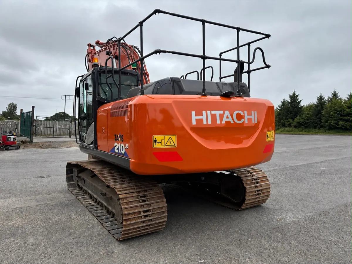 Hitachi ZX210LC-6 - Image 2