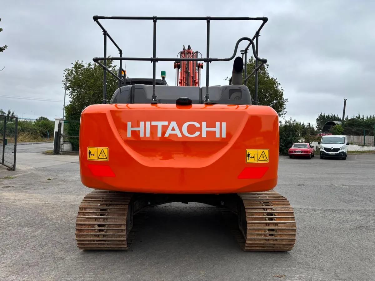 Hitachi ZX210LC-6 - Image 3