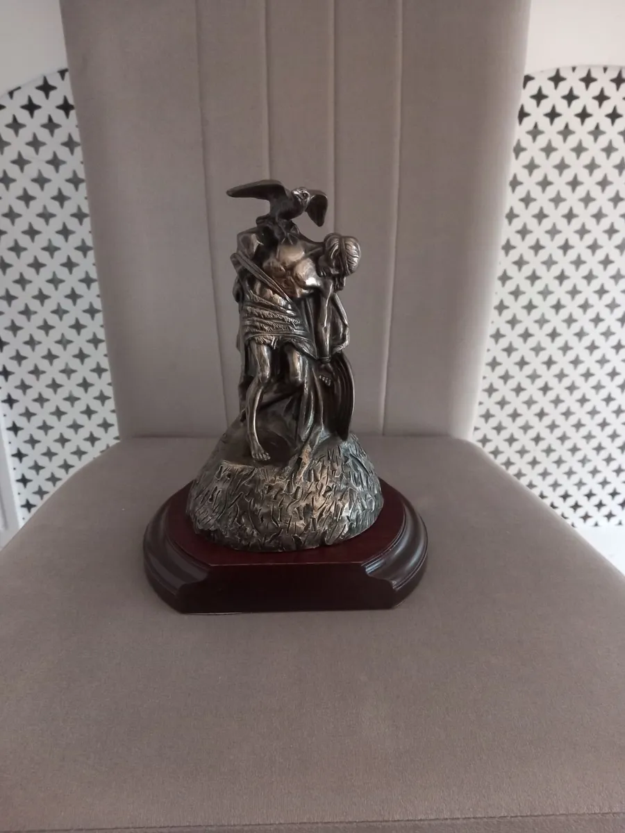 Statue - Image 2