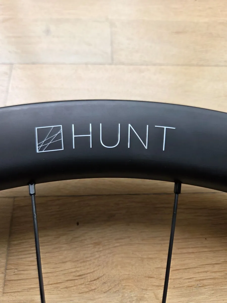 Hunt Carbon front wheel - Image 2