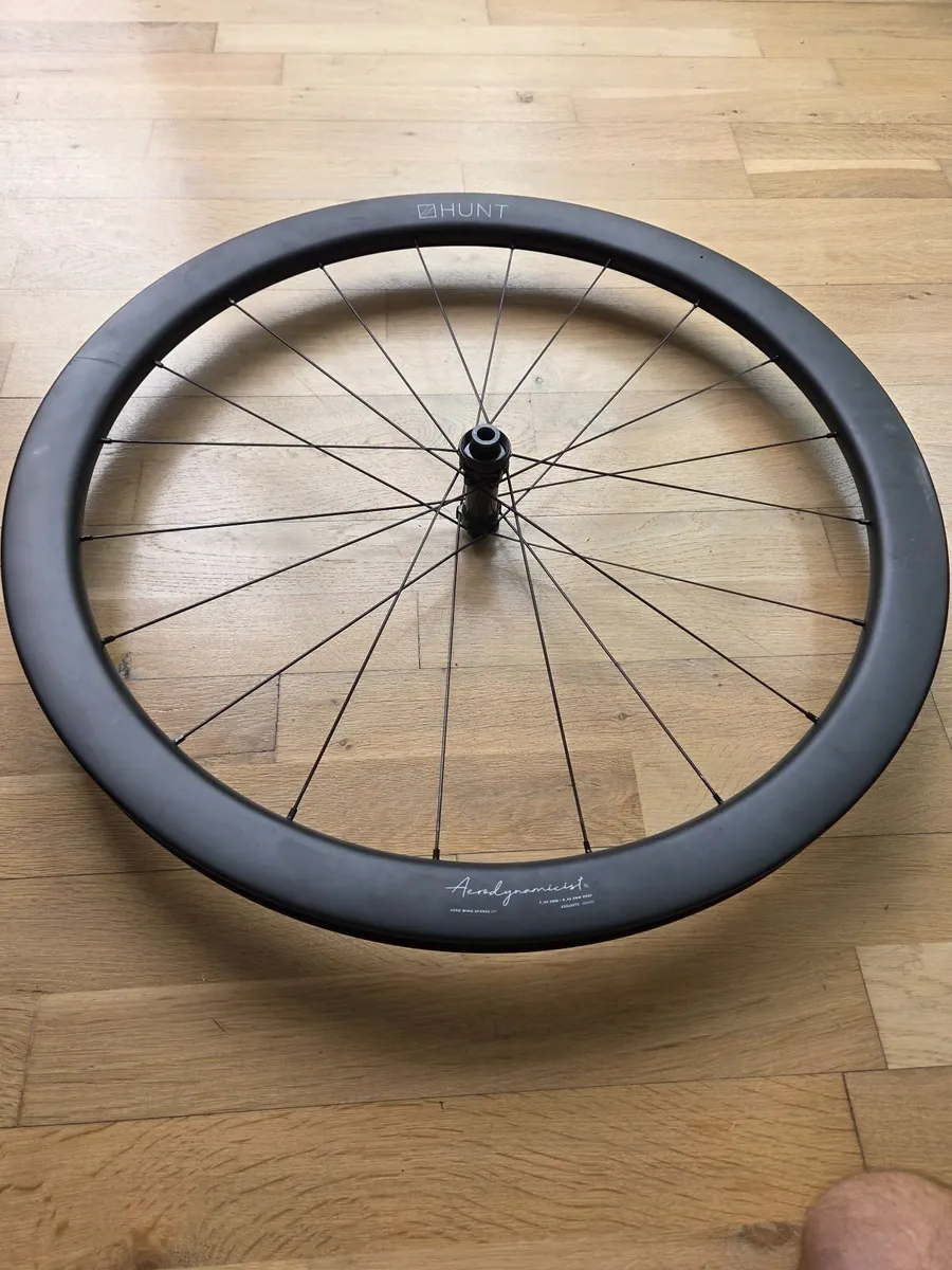 Hunt Carbon front wheel - Image 4