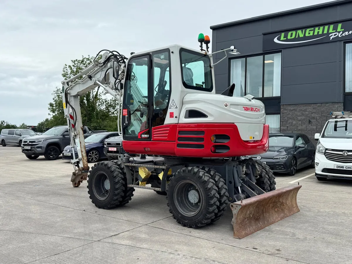 TAKEUCH TB295W WHEELED EXCAVATOR VA 3 PEICE BOOM - Image 4