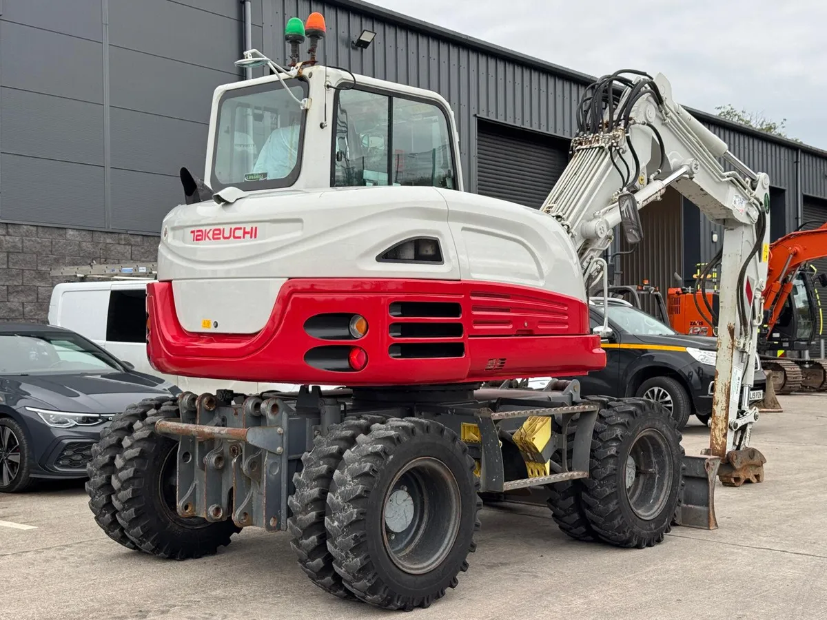 TAKEUCH TB295W WHEELED EXCAVATOR VA 3 PEICE BOOM - Image 2