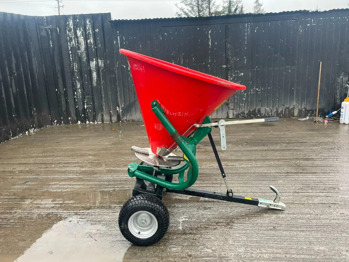 Tow-behind mounted fertiliser/lime spreader - Image 3