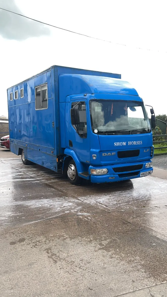 Horse lorry - Image 1