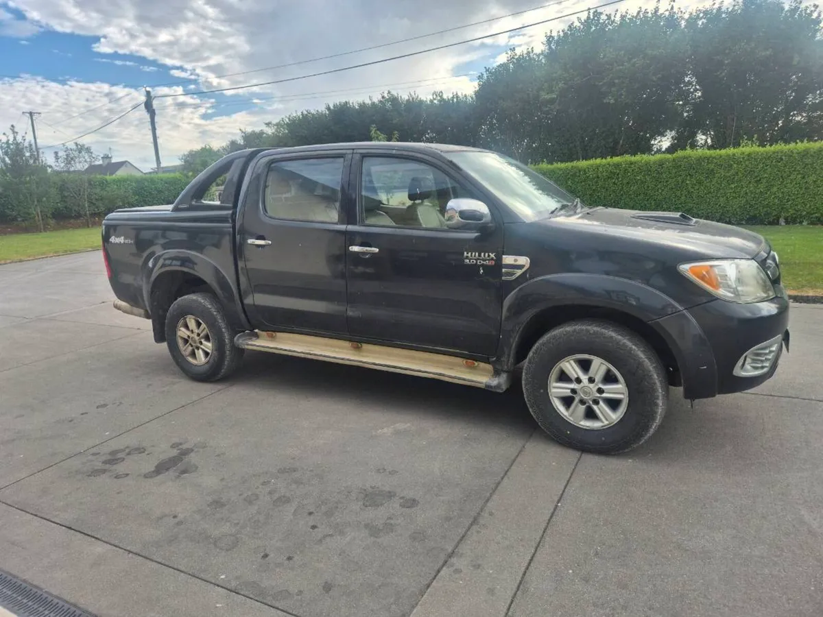 Toyota Hilux - Image 1