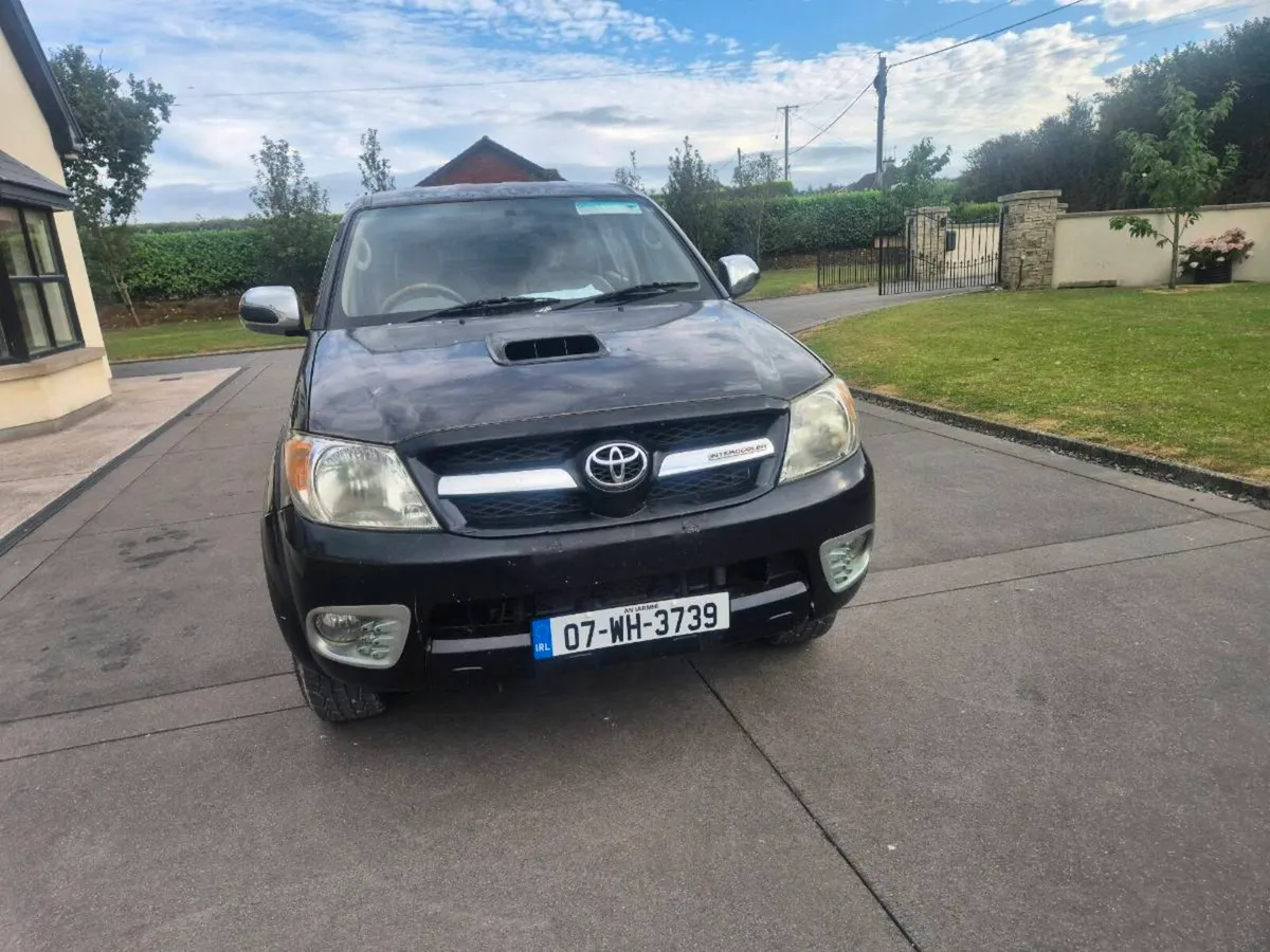Toyota Hilux - Image 2