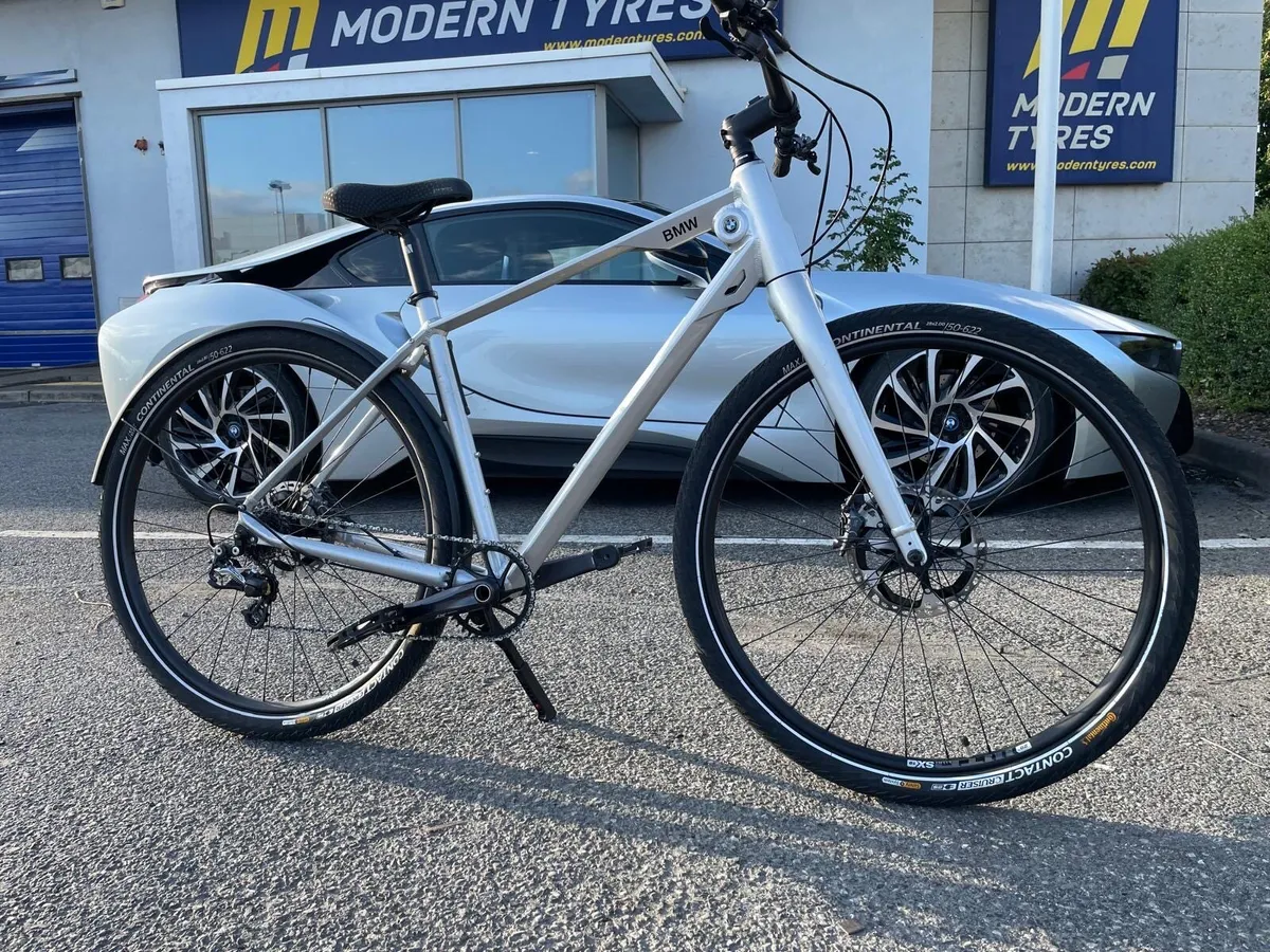 BMW Urban Bike 29” Disc Brakes Shimano Deore - Image 3