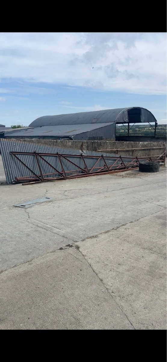 Slats, cubicles and trusses for sale - Image 4