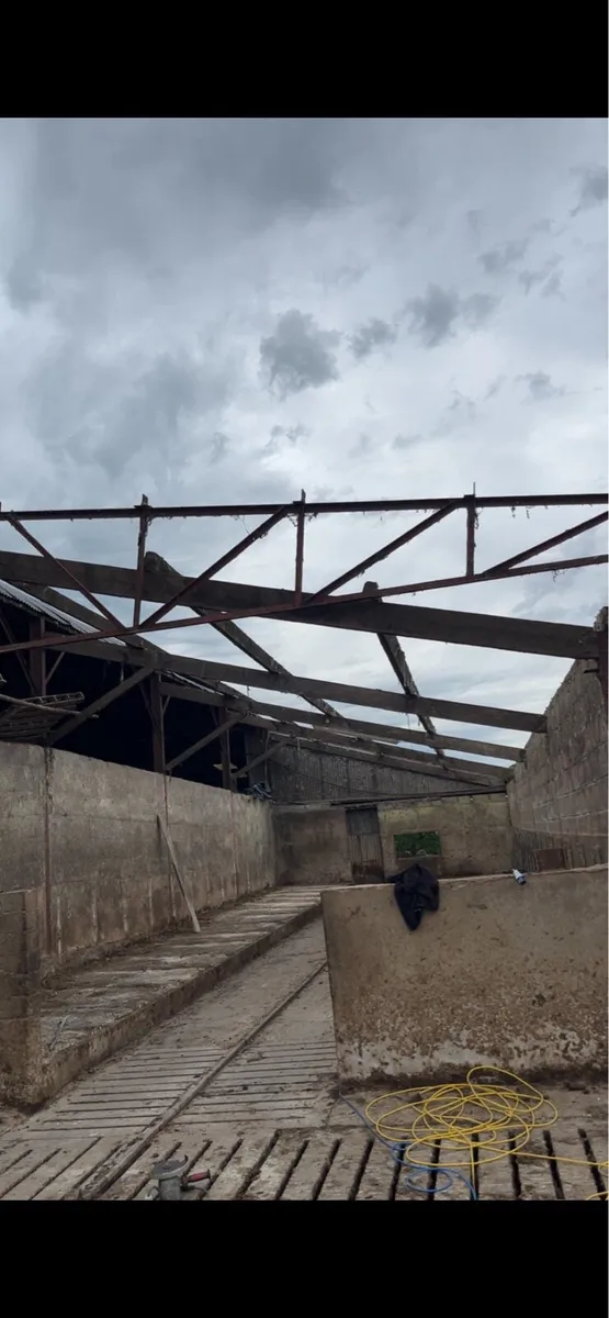 Slats, cubicles and trusses for sale - Image 2