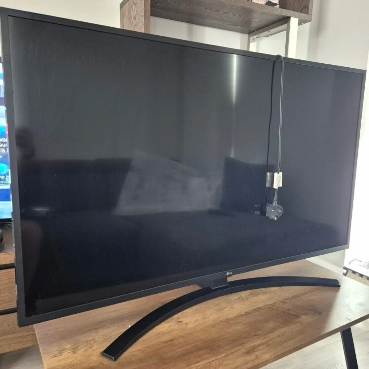 Lg Tv - Image 1