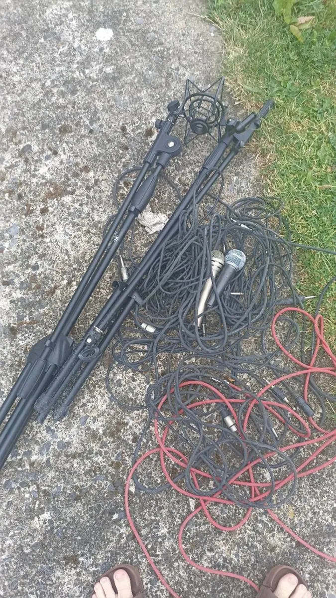 Music pieces, stands, wires mics - Image 1