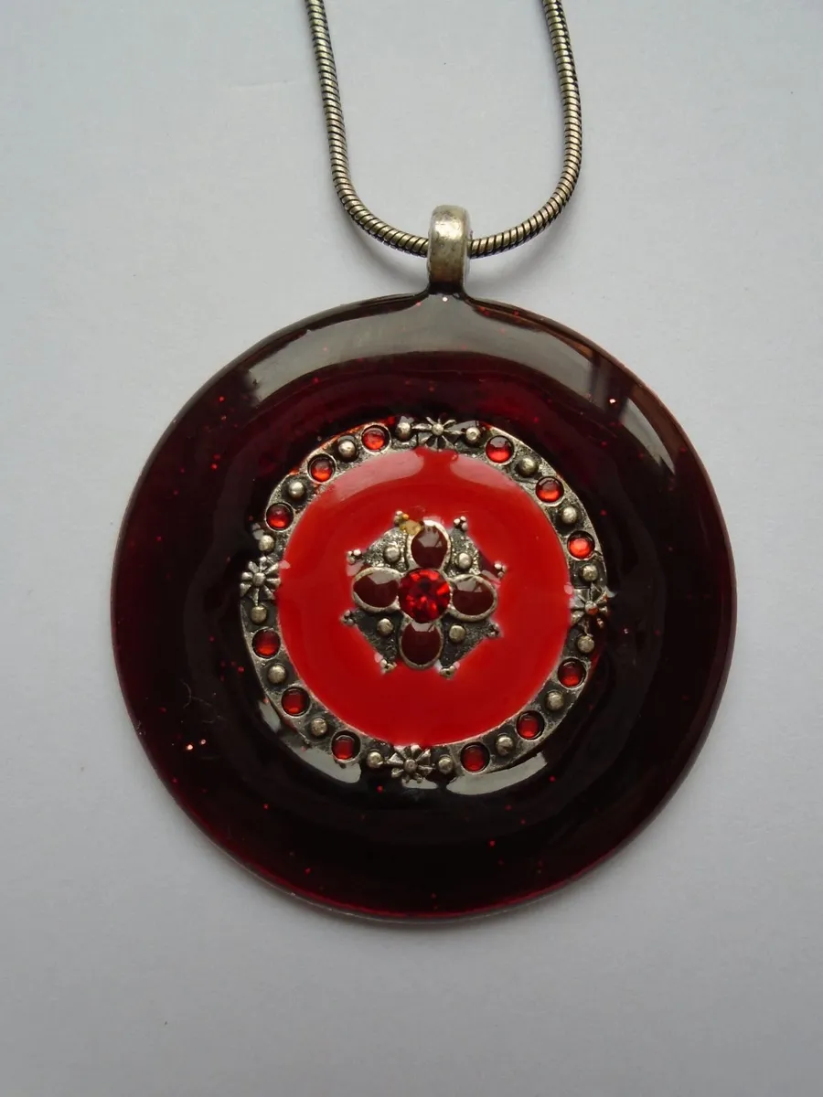 IKITA pendant, Jewellery, Necklace. - Image 3