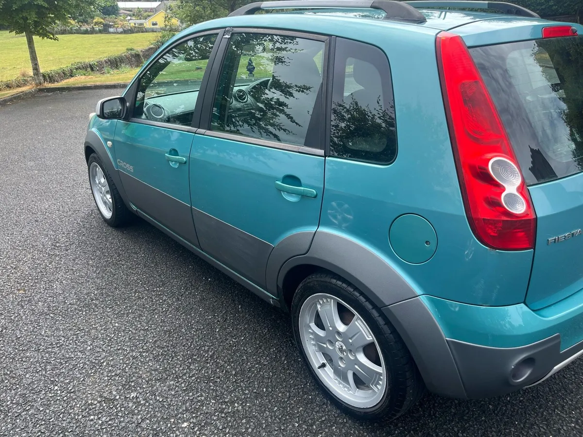 Ford fiesta X cross - Image 3