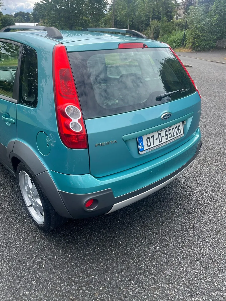 Ford fiesta X cross - Image 2