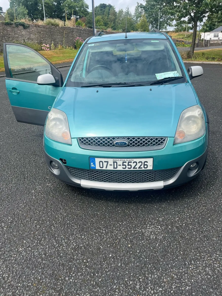 Ford fiesta X cross - Image 4