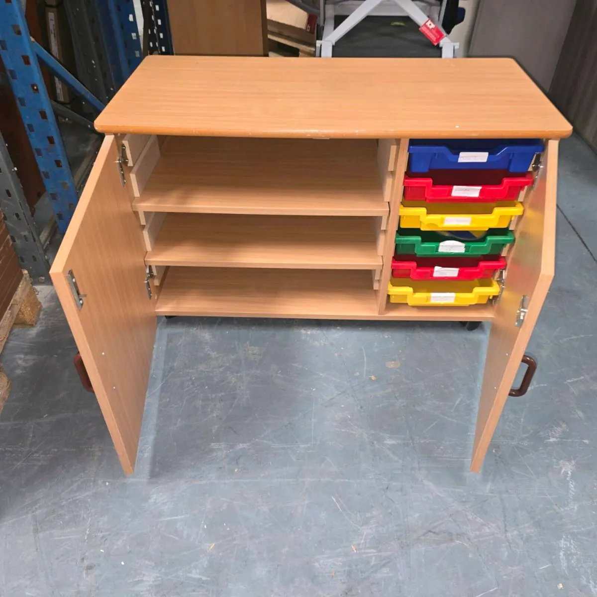 Low educational storage unit - Image 1