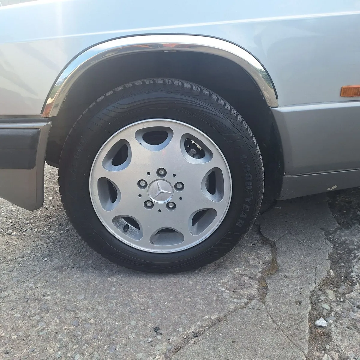 Mercedes-Benz Other 1990 - Image 4
