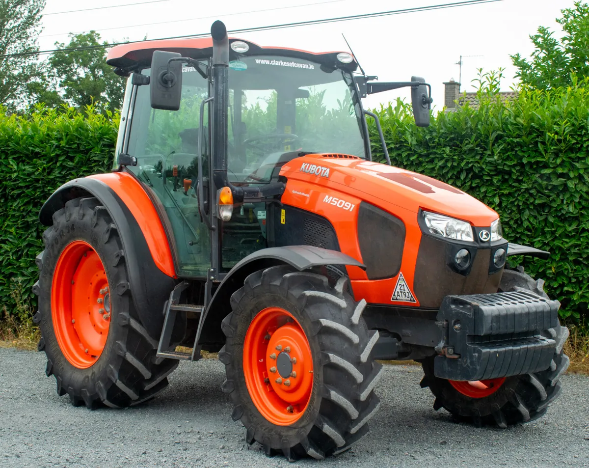 Kubota M5091 Tractor - MINT - Image 1