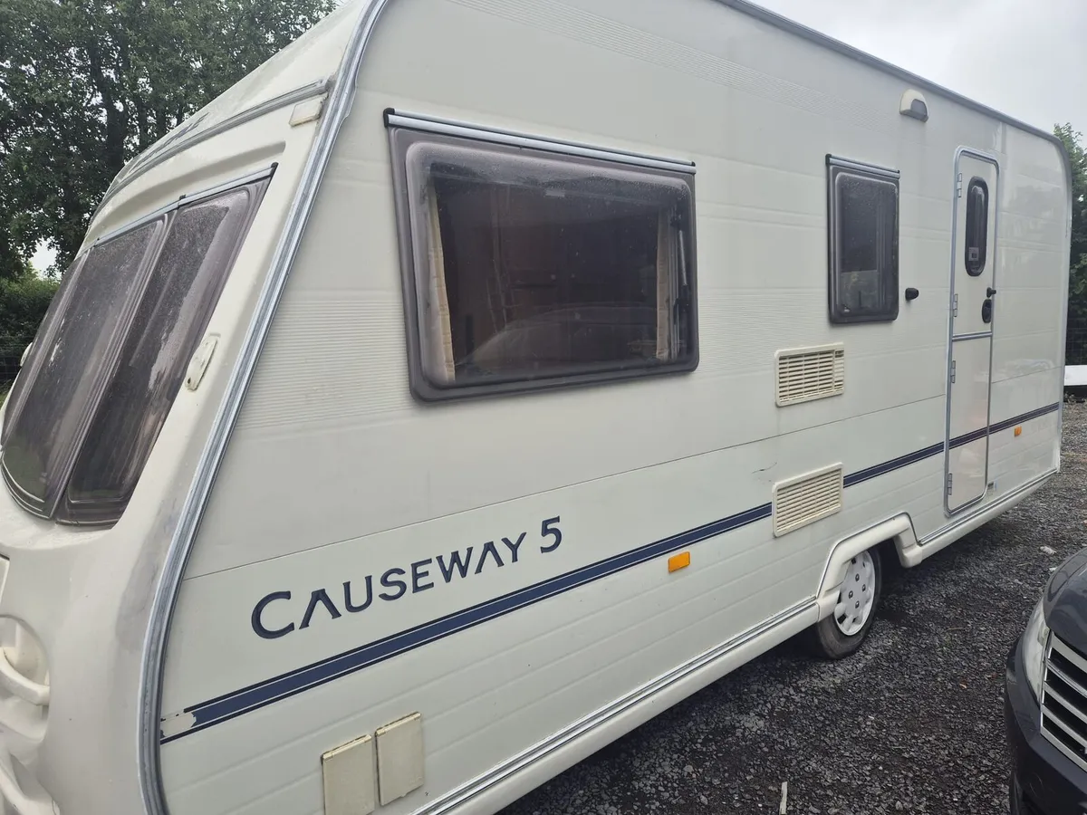 Avondale 5 berth caravan - Image 1