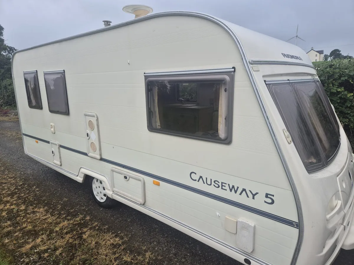 Avondale 5 berth caravan - Image 3
