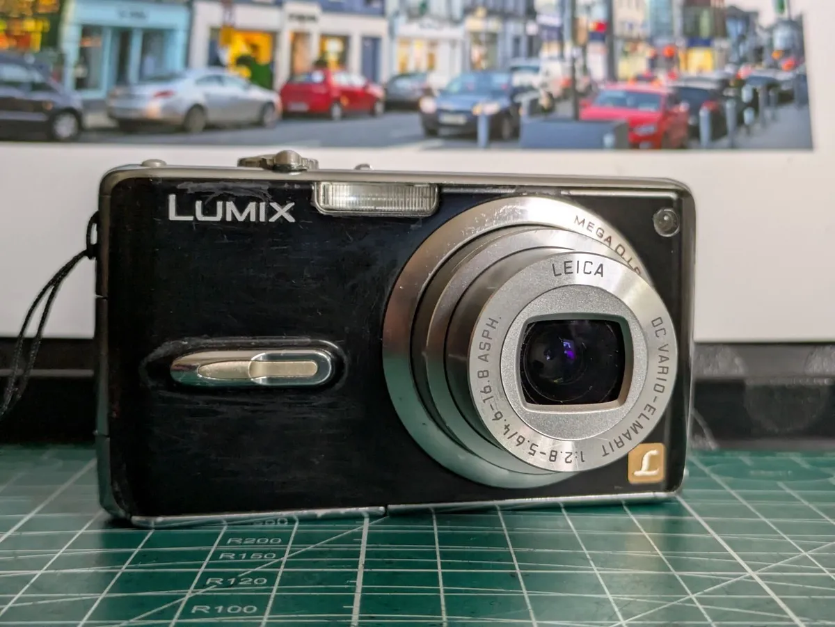 Lumix FX07 7 MP CCD🌈 Leica Vario-Elmarit 💥 - Image 1
