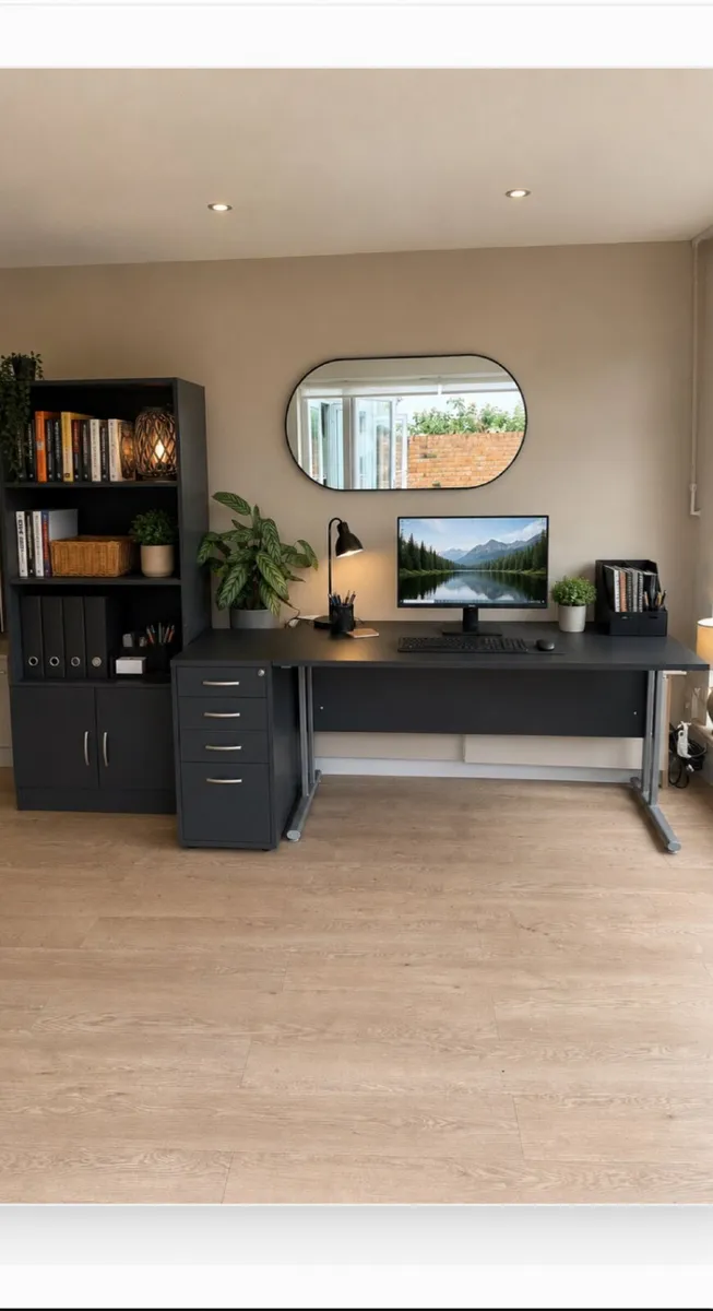 Office furniture - Image 1