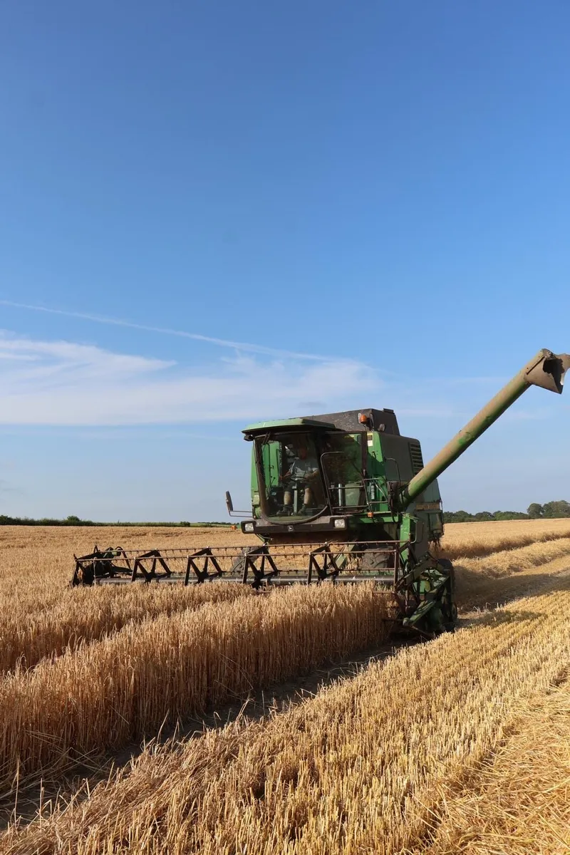 John Deere 1188 hydro - Image 1