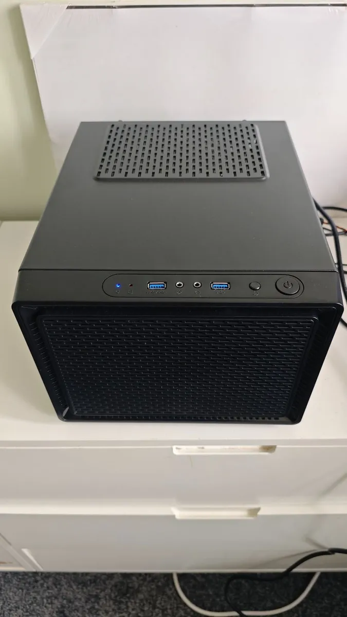 Compact Gaming PC Ryzen 3 RX 580 4GB 16GB RAM - Image 1