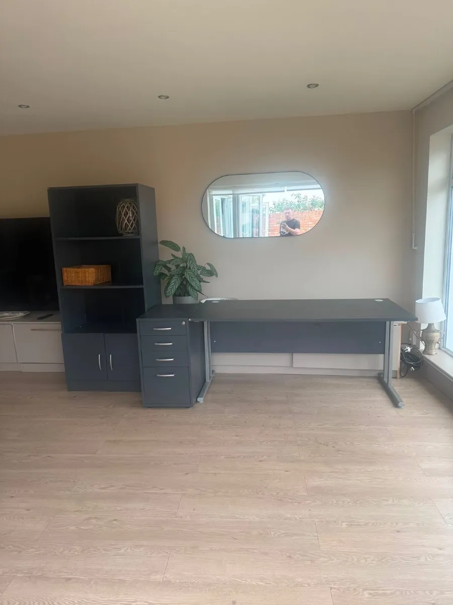 Office furniture - Image 2