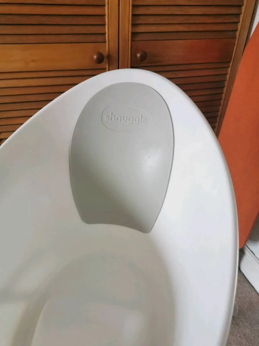 Snuggle bath tub and stand - Image 2